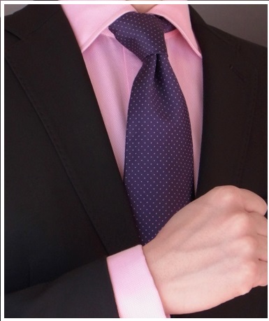 男が着るピンクのワイシャツにはどんなネクタイの色が合う 今 知りたい巷の話題