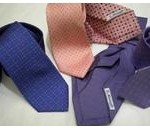 大学の卒業式に着るスーツに合わせるべきネクタイの色は？